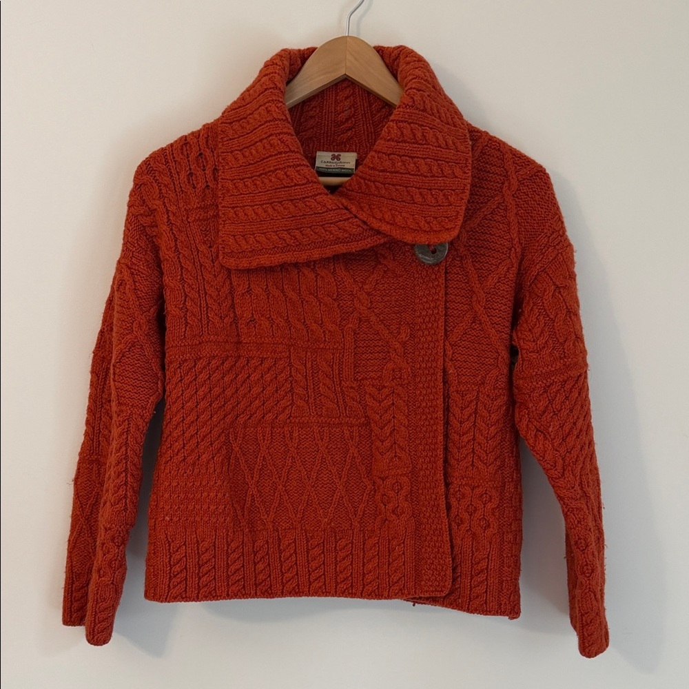 Carraigdonn Cable Knit 100% Marino Wool sweater Made In Ireland Size medium
